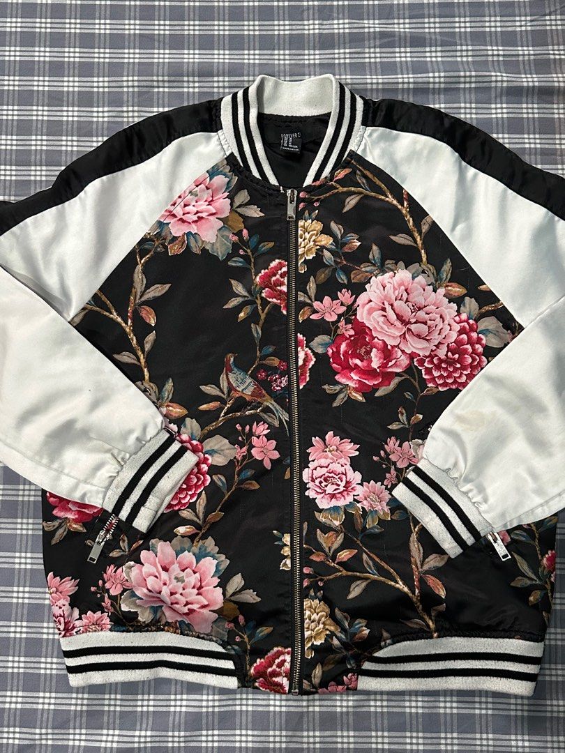 Forever 21 floral bomber jacket Women s Fashion Coats Jackets and Outerwear on Carousell