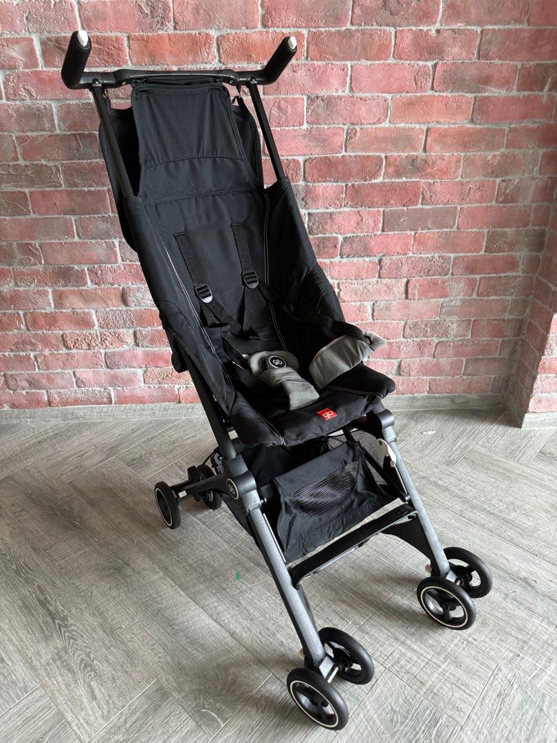 GB Pockit Stroller with sunshade