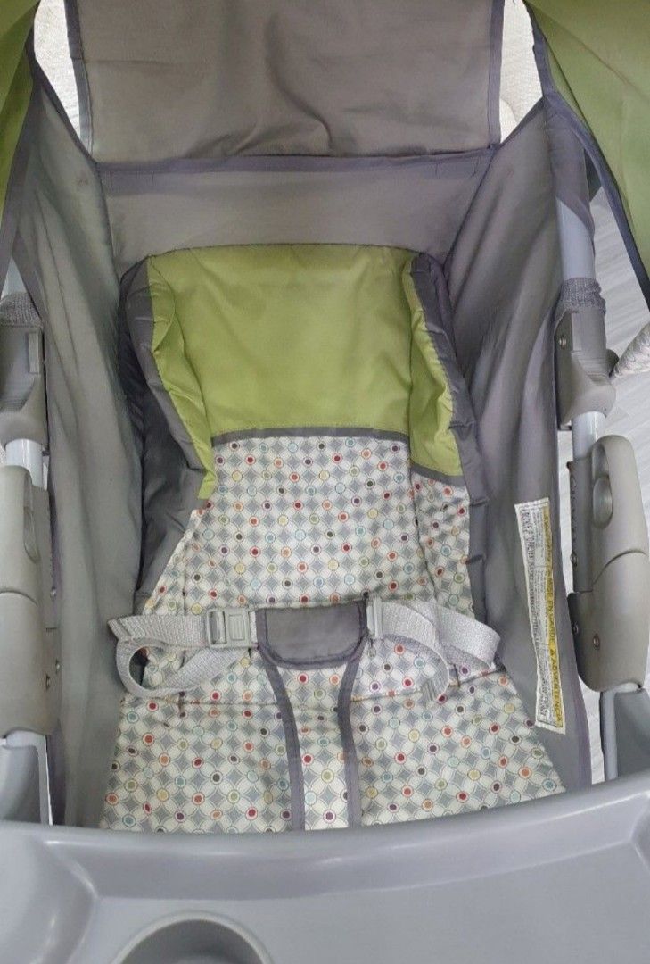 Graco Baby Infant Stroller (Category: Strollers) located in Pasig City. Submitted by chimmybear13 (Listing ID 1335276444, Image 3). Description: Graco Baby Stroller Well Used For pick-up/lalamove only location: Meycauayan Bulacan RFS: no longer needed / decluttering.