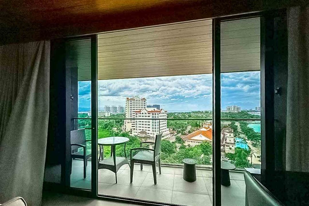 Visual Reference: Luxurious Studio With Panoramic Ocean Views In The Reef Island