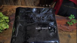 【中古品】MARY QUANT 黑色刺繡Logo流蘇長圍巾 披肩64212822387714110