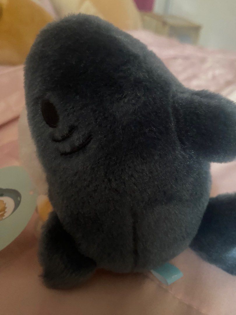 Mofusand shark keychain plushie (Category: Plushies & Soft Toys) located in Bacoor. Submitted by sufeiii (Listing ID 1335256184, Image 2). Description: Good as neww .