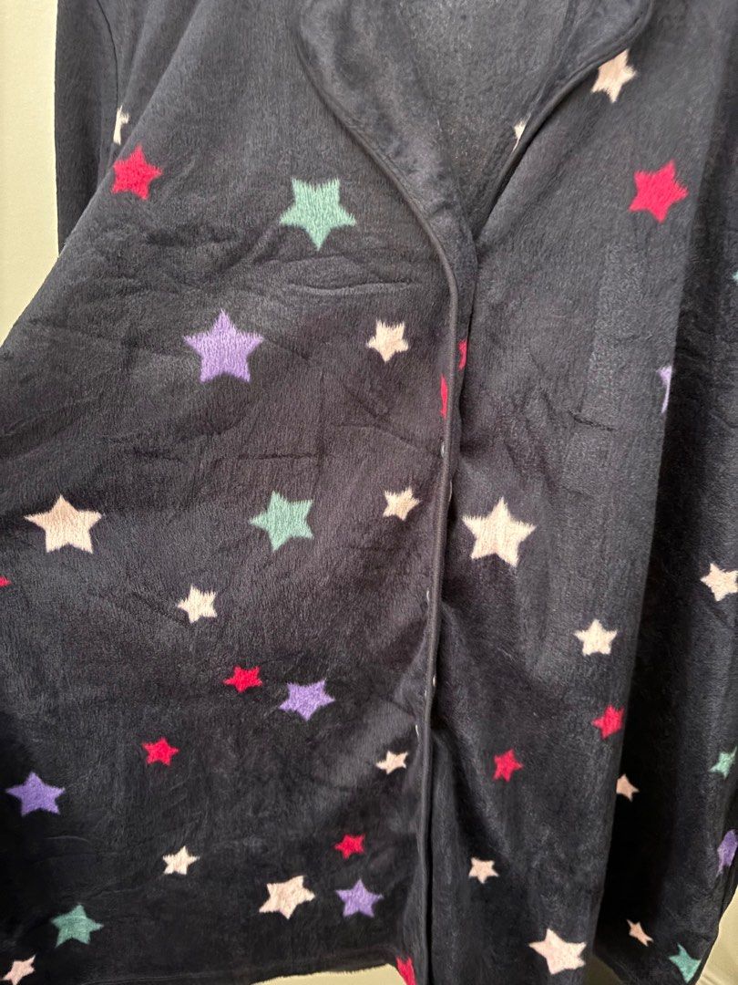 M&S Sweater (UK20-22 size on tag) (Category: Coats, Jackets and Outerwear) located in Guiguinto. Submitted by positivemind (Listing ID 1335265559, Image 3). Description: .