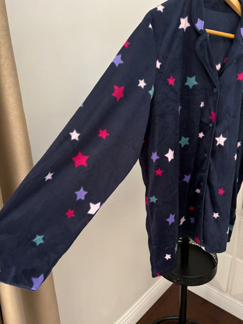 M&S Sweater (UK20-22 size on tag) (Category: Coats, Jackets and Outerwear) located in Guiguinto. Submitted by positivemind (Listing ID 1335265559, Image 2). Description: .