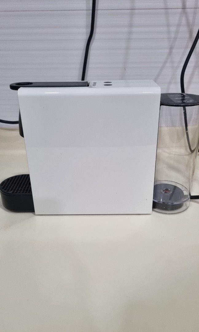 Nespresso Essenza Mini with Capsule Holder, TV & Home Appliances