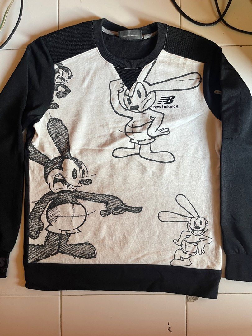 New balance X Disney Fesyen Pria Pakaian Atasan di Carousell