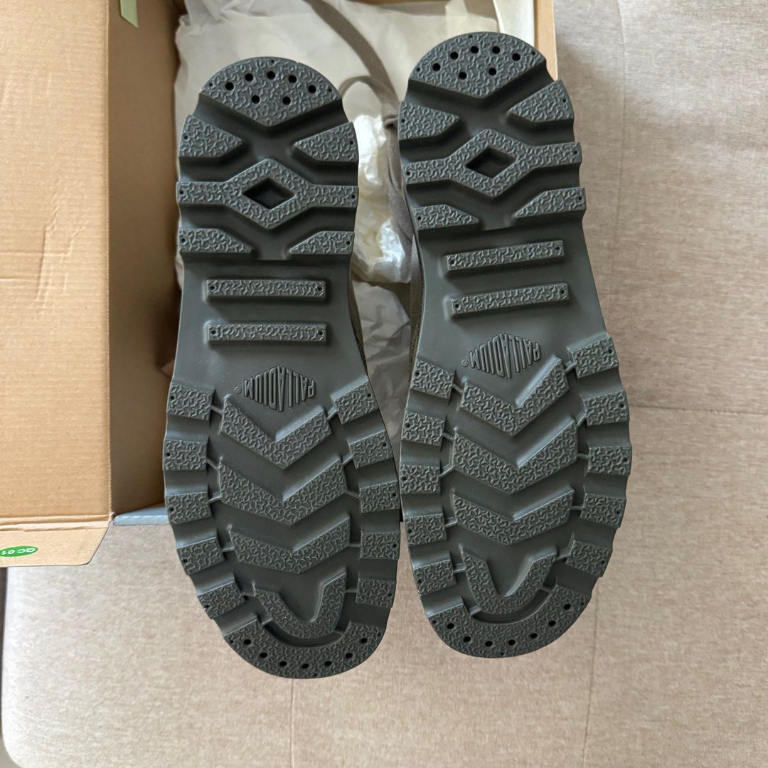 Palladium boots (Category: Boots) located in Paranaque City. Submitted by sams__stuff (Listing ID 1335255741, Image 3). Description: brand new, with tag, and original box.