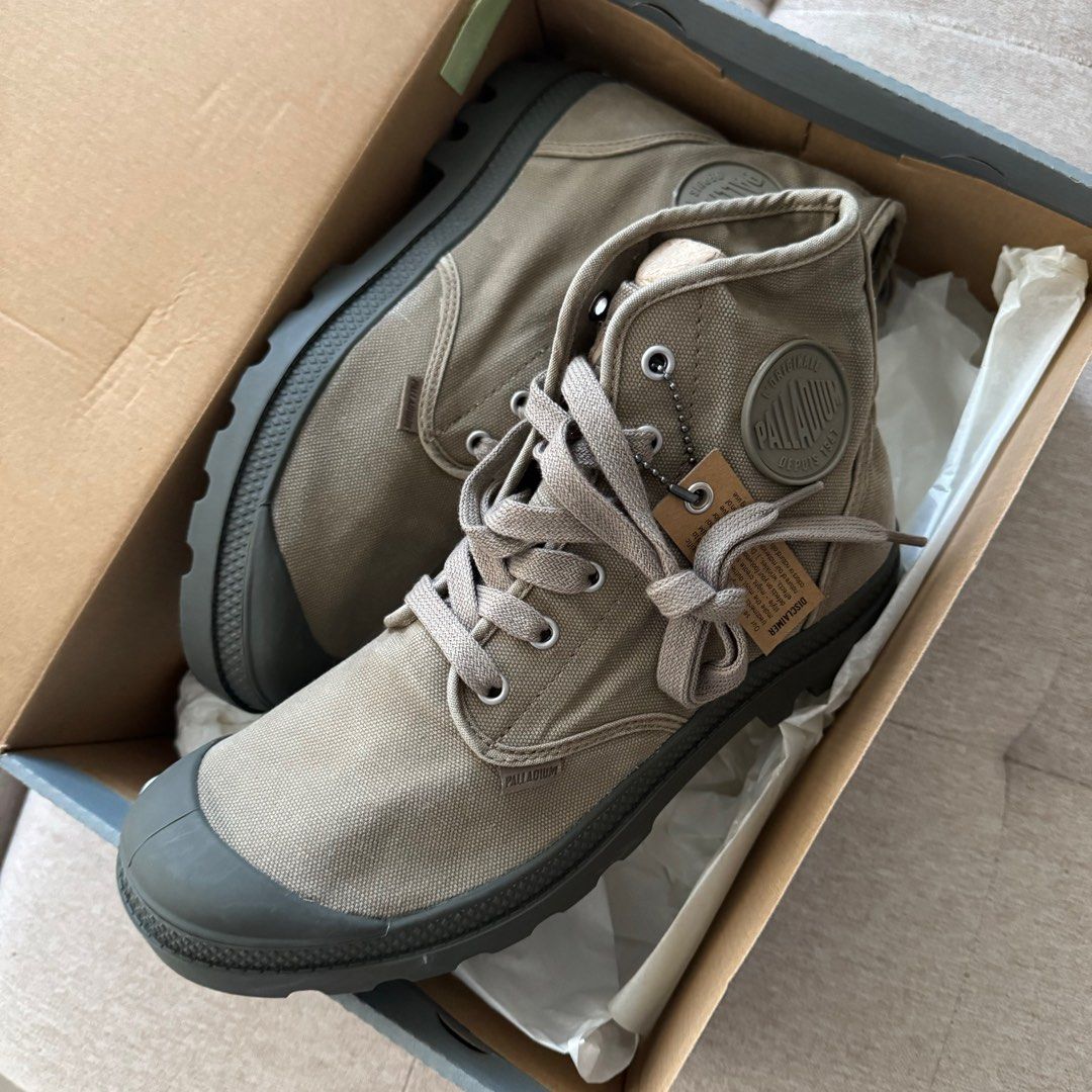 Palladium boots (Category: Boots) located in Paranaque City. Submitted by sams__stuff (Listing ID 1335255741, Image 1). Description: brand new, with tag, and original box.
