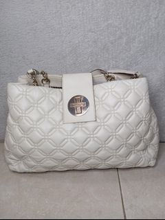 (Kategori: ) berada di . Dikirim oleh pickme_please (ID iklan 1335313361, Gambar 1). Deskripsi: .