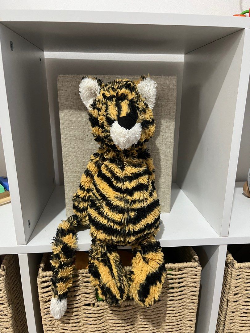 RARE Jellycat Bashful Tiger Medium Babies Kids Infant Playtime on Carousell