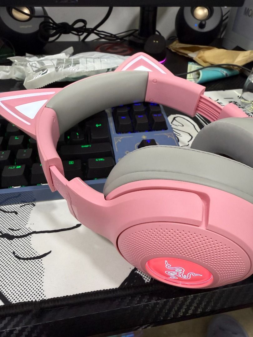 Razer Kraken Kitty V2 （分類：頭戴式/罩耳式耳機）位於 Hong Kong。 由 carsonwww0715 提交（商品編號 1335405814，圖片 2）。簡介： 搬屋清貨。