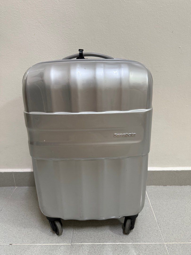 22 inch samsonite luggage 2025
