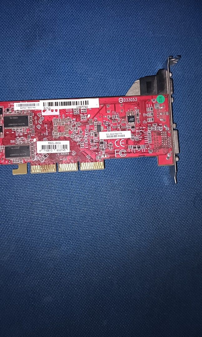 Small GPU (Category: Computer Parts) located in Singapore. Submitted by flybird342 (Listing ID 1335306854, Image 1). Description: I am not sure what it is, maybe possible GPU or memory ram please text me for more information 🙏.