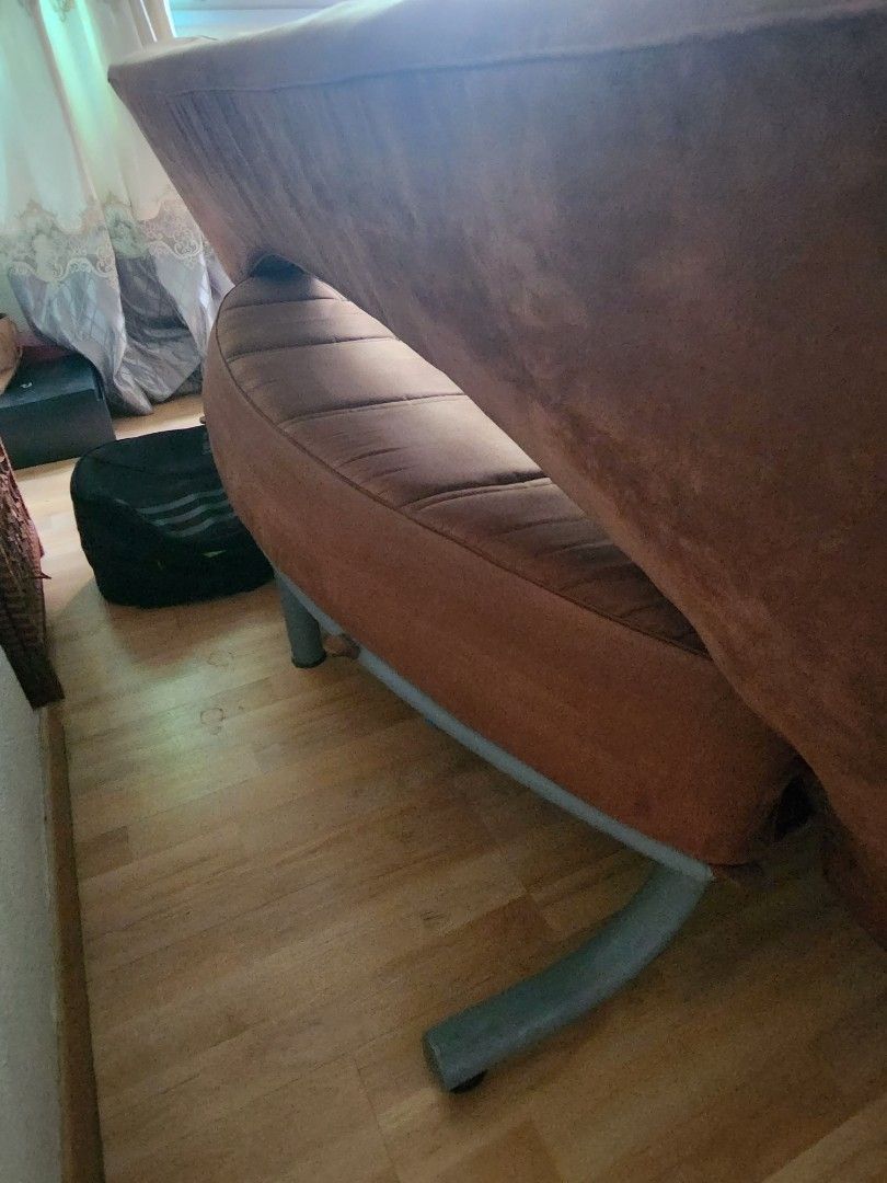 Sofa Bed (Category: Bedding & Towels) located in Singapore. Submitted by george1979 (Listing ID 1335253545, Image 2). Description: .