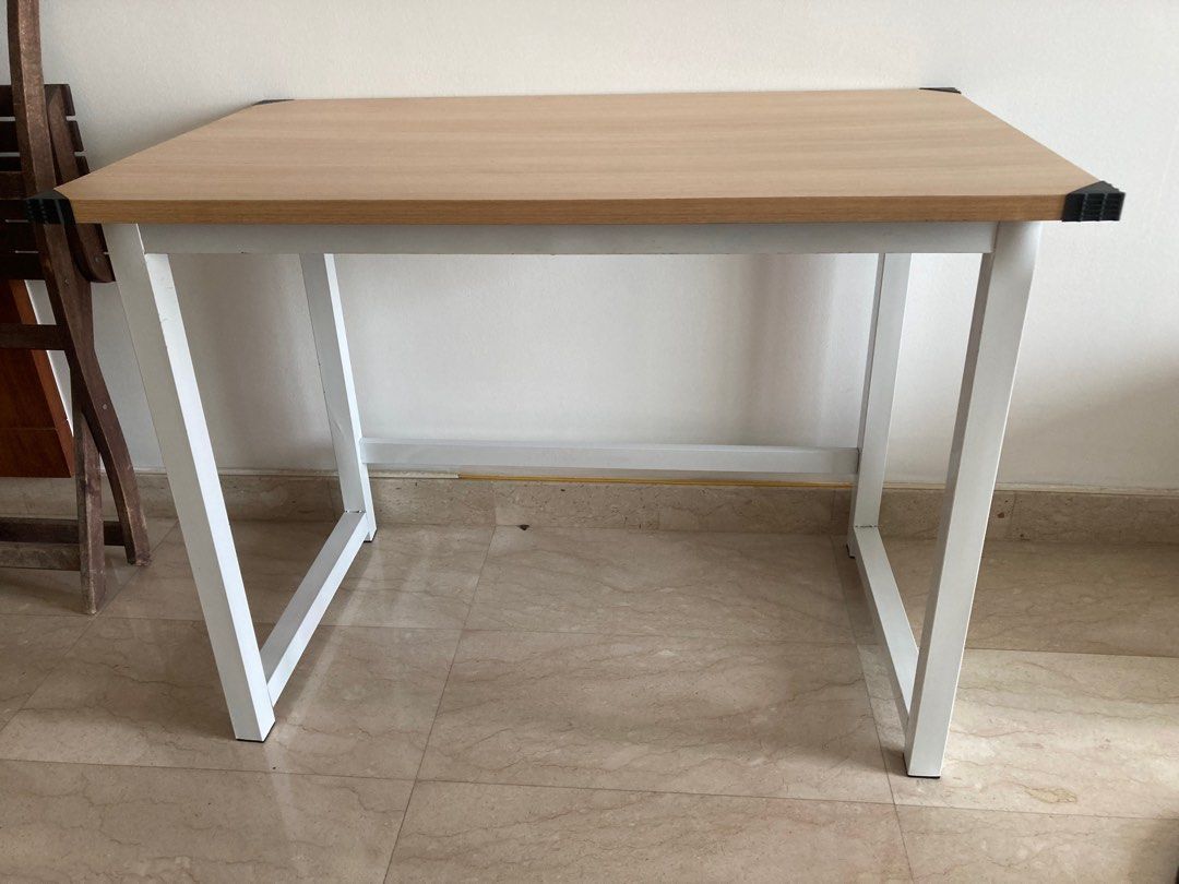 Study Table (Category: Tables & Sets) located in Singapore. Submitted by hjst1 (Listing ID 1335250570, Image 1). Description: Simple table. Light and easily carried.