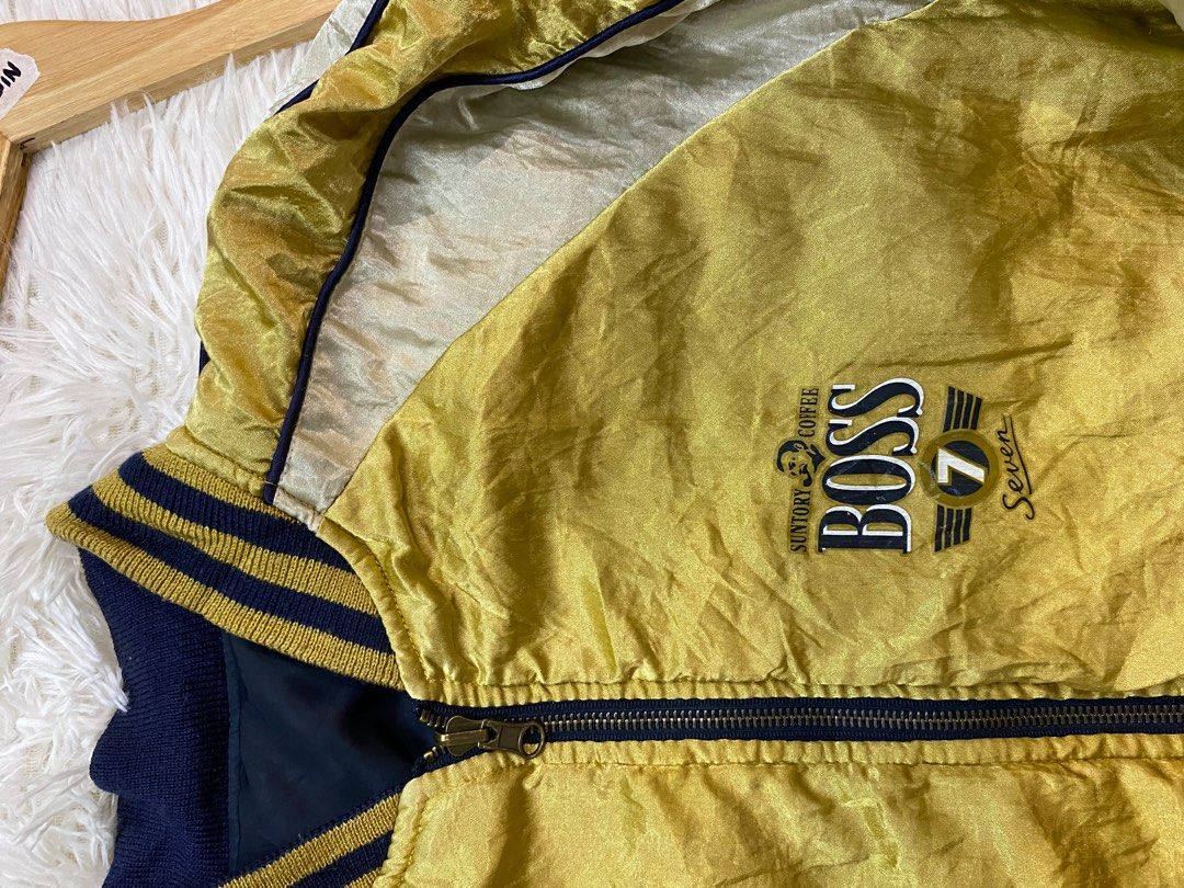 Suntory Boss Coffee Vintage Reversible Varsity Jacket (Category: Coats, Jackets and Outerwear) located in Taguig. Submitted by askgue (Listing ID 1335341997, Image 3). Description: Suntory Boss Coffee Bomber Varsity Jacket for Men ‼️Vintage‼️ Dimes: 26 x 26 (L on Tag) Color rate: 9/10 Good ribbings Complete washtags See pictures for more details. What you see is what you get‼️ Asking price - 1300, Negotiable Taguig Loc Gcash payment JnT shipping 