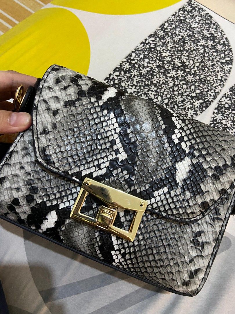 tas wanita croco handbag les catino original note guess Prada