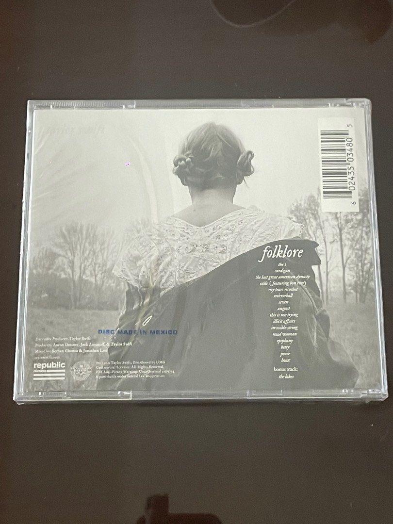 Taylor Swift Folklore (in the trees) CD (Category: CDs & DVDs) located in Manila. Submitted by stefandraboutique (Listing ID 1335266128, Image 2). Description: LAST Folklore (in the trees) deluxe CD available for 1299 php 🖤.