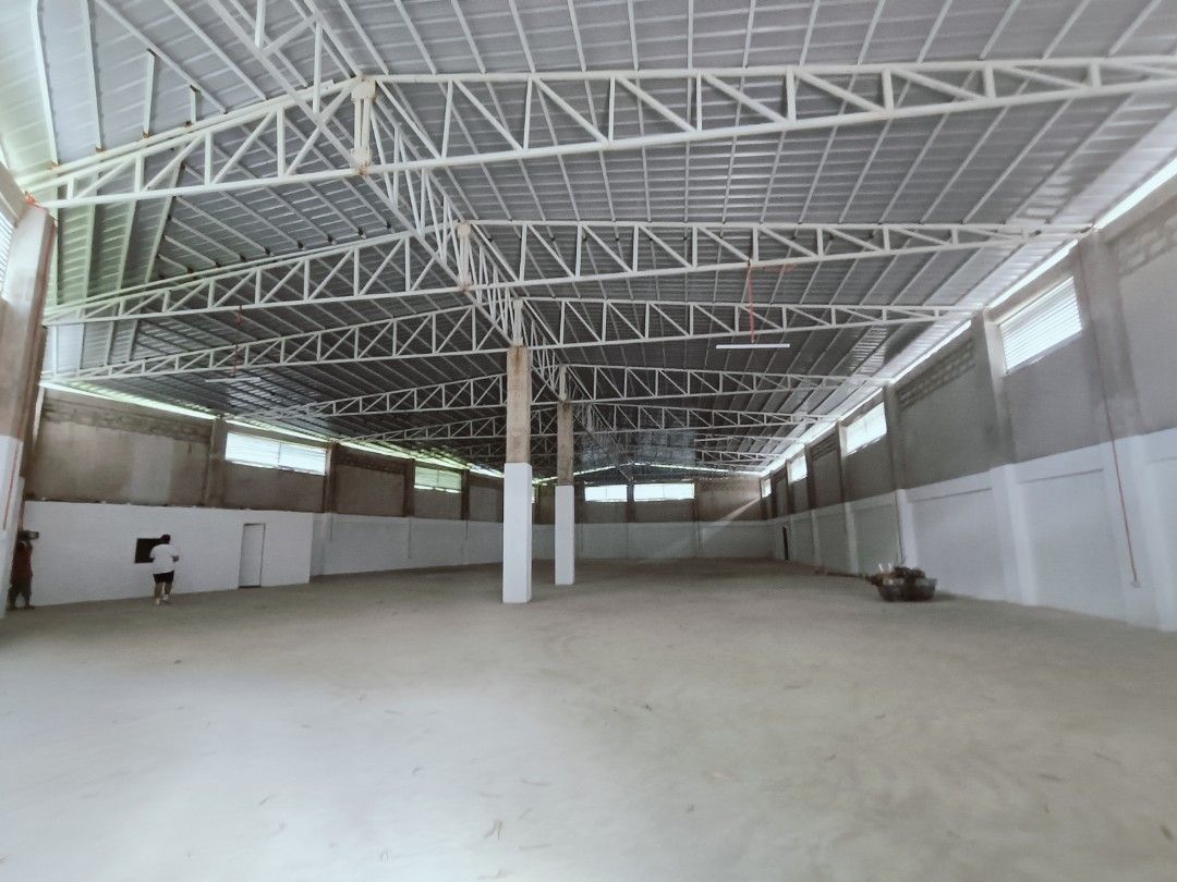 Taytay warehouses for rent (Category: Commercial) located in Pasig City. Submitted by shelavi05 (Listing ID 1335308191, Image 2). Description: 𝙏𝙖𝙮𝙩𝙖𝙮 𝙬𝙖𝙧𝙚𝙝𝙤𝙪𝙨𝙚𝙨 𝙛𝙤𝙧 𝙧𝙚𝙣𝙩 Inside Industrial zone As of Nov 09,2024 🛑 WH 1 ( brand new) - 917sqm ₱260 /sqm or ₱238,420 per mo. 🛑 WH 2: 1,000sqm = ₱260/sqm Or ₱260k 🛑 WH 3: 400sqm = ₱230/sqm or ₱92k per month 𝙁𝙚𝙖𝙩𝙪𝙧𝙚𝙨 𝙖𝙣𝙙 𝘼𝙙𝙫𝙖𝙣𝙩𝙖𝙜𝙚𝙨 • Power supply : Single phas