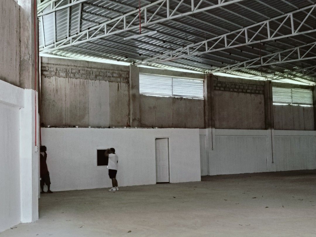 Taytay warehouses for rent (Category: Commercial) located in Pasig City. Submitted by shelavi05 (Listing ID 1335308191, Image 3). Description: 𝙏𝙖𝙮𝙩𝙖𝙮 𝙬𝙖𝙧𝙚𝙝𝙤𝙪𝙨𝙚𝙨 𝙛𝙤𝙧 𝙧𝙚𝙣𝙩 Inside Industrial zone As of Nov 09,2024 🛑 WH 1 ( brand new) - 917sqm ₱260 /sqm or ₱238,420 per mo. 🛑 WH 2: 1,000sqm = ₱260/sqm Or ₱260k 🛑 WH 3: 400sqm = ₱230/sqm or ₱92k per month 𝙁𝙚𝙖𝙩𝙪𝙧𝙚𝙨 𝙖𝙣𝙙 𝘼𝙙𝙫𝙖𝙣𝙩𝙖𝙜𝙚𝙨 • Power supply : Single phas