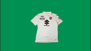 (Category: ) located in . Submitted by cultfavefootballshirts (Listing ID 1335303689, Image 1). Description: .