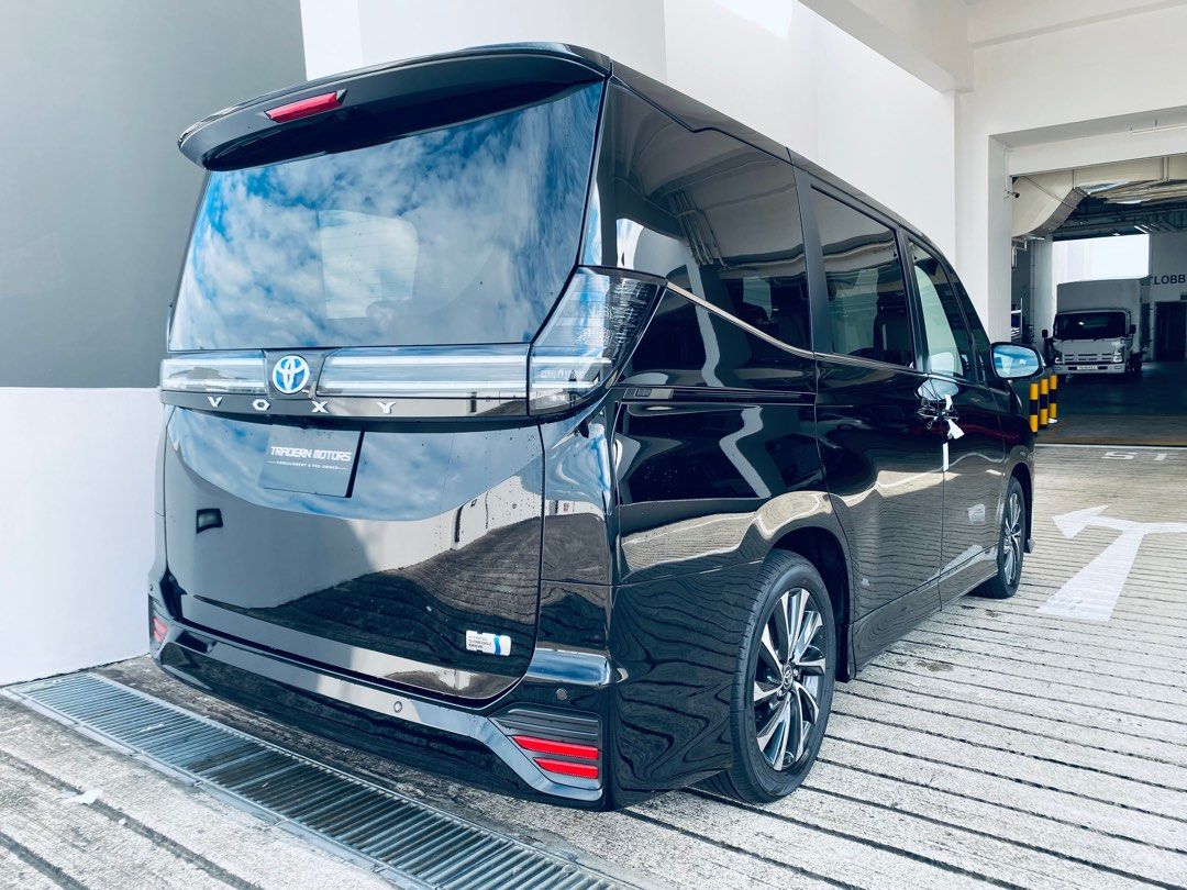 BRAND NEW Toyota Voxy Hybrid 1.8 SZ62885347359875113