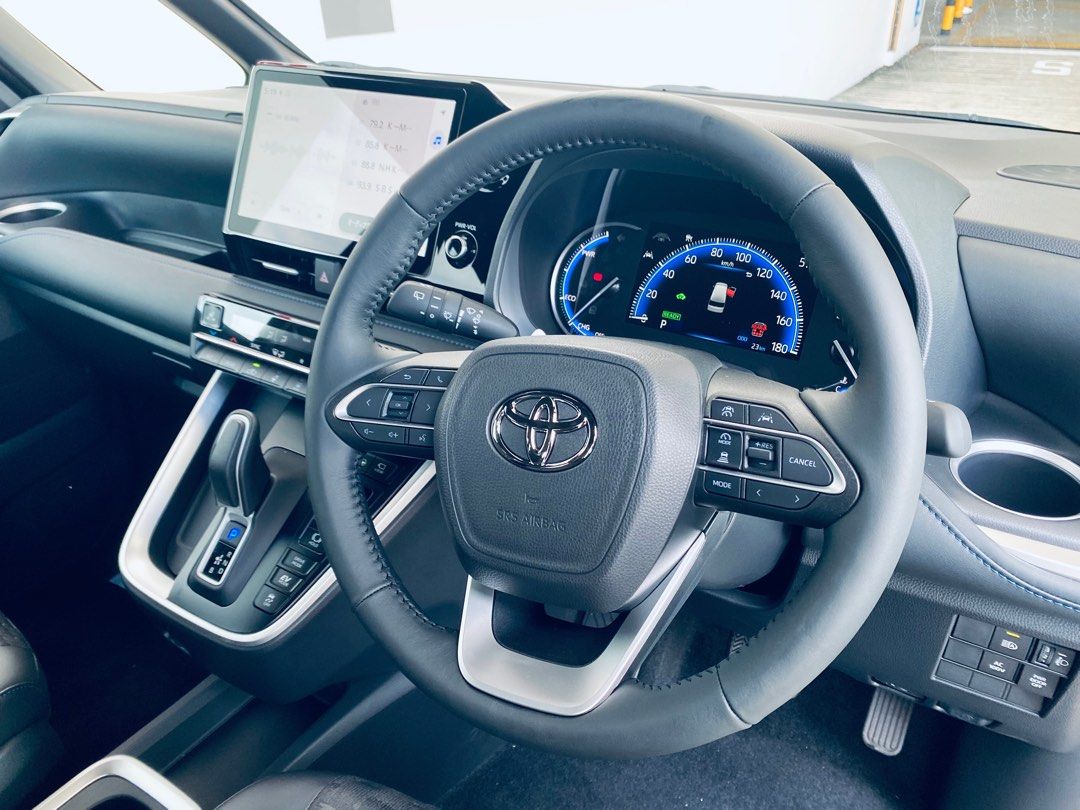 BRAND NEW Toyota Voxy Hybrid 1.8 SZ62885347359875114