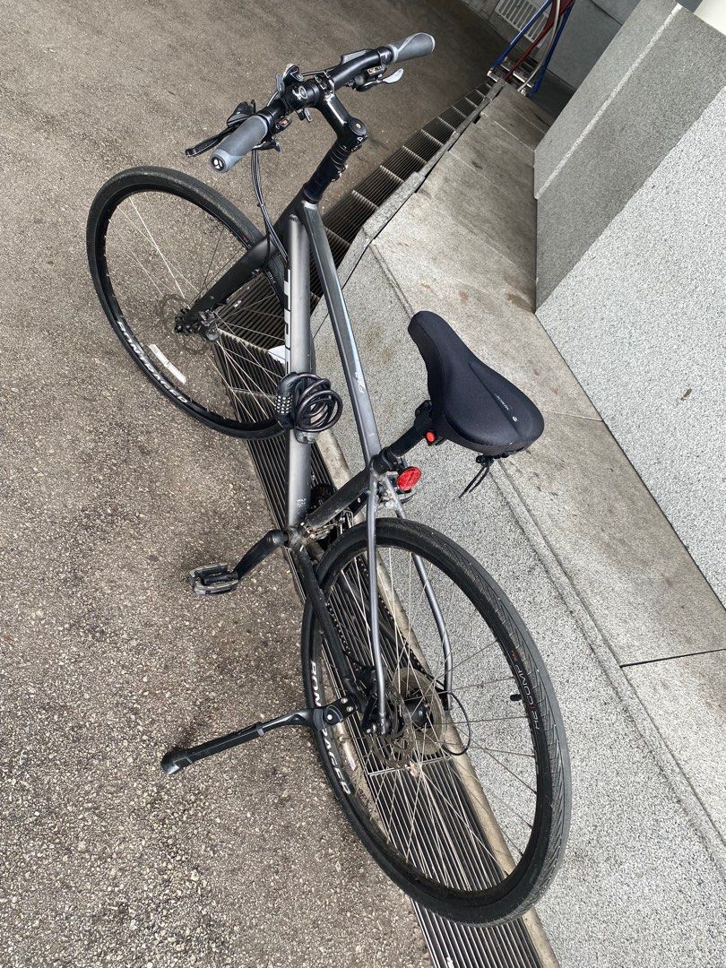 Trek FX2 hybrid bike, size small, Sports Equipment, Bicycles