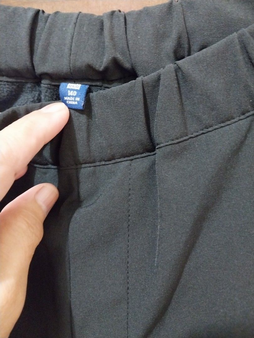 Uniqlo black jogger pants (Category: Other Bottoms) located in Makati City. Submitted by imeea (Listing ID 1335414797, Image 3). Description: best for kids.