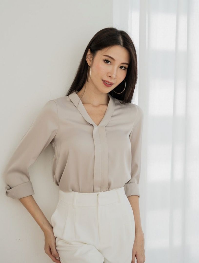 XL] Carrislabelle Jovie Satin Blouse (Silver) CBL, Women's Fashion