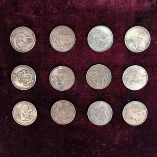 (Category: ) located in . Submitted by eun.yi.antique (Listing ID 1339273453, Image 1). Description: .