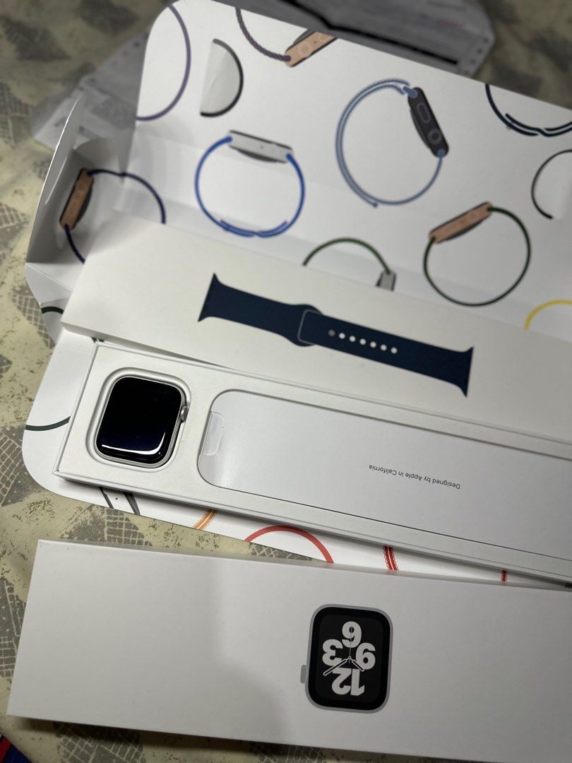 APPLE WATCH SE (Category: Wearables & Smart Watches) located in Makati City. Submitted by authenticstuffff (Listing ID 1339315379, Image 1). Description: Original Apple Watch SE 44mm GPS + Cellular Complete Inclusion with receipt and Paper Bag Includes Original Band.