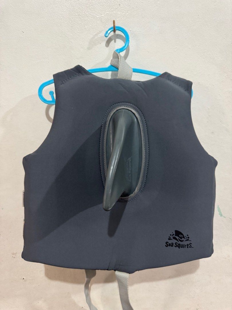 Baby Shark Floatation Vest (Category: Other Babies Going Out Needs) located in Taguig. Submitted by adonisblanco (Listing ID 1339181981, Image 2). Description: Best fit for 4 to 8 yrs old.