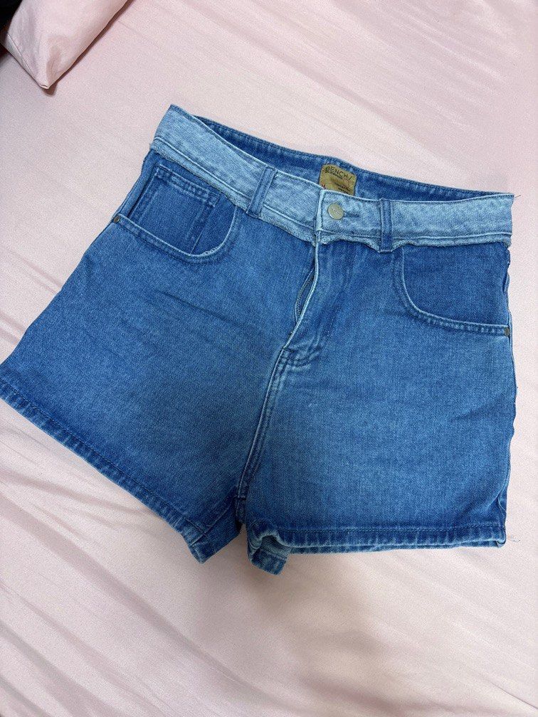 Bench Denim Shorts (Category: Shorts) located in Pasig City. Submitted by ez_declutterz (Listing ID 1339224521, Image 1). Description: Used twice lang and napagliitan na lang. like new pa. Fits size 28-29 inches waist. Biught at 995. Selling at 550. Medium on Tag.