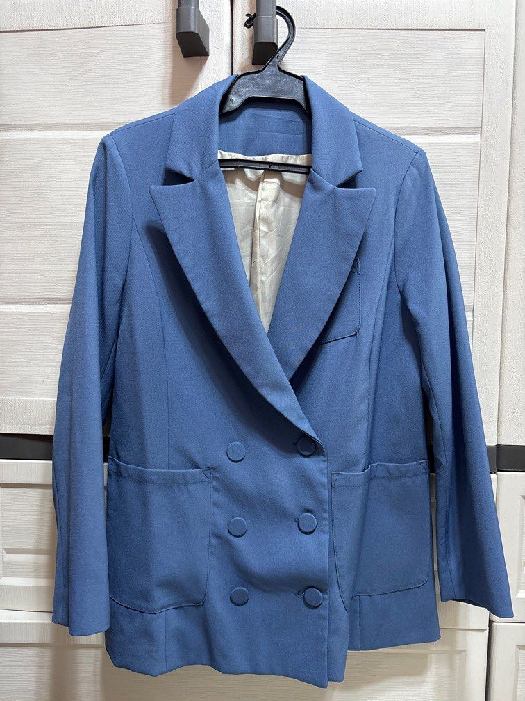 Blue Blazer (Category: Coats, Jackets and Outerwear) located in Pasig City. Submitted by ez_declutterz (Listing ID 1339180916, Image 1). Description: No issue. In excellent condition. Fits Medium to Semi-Large..