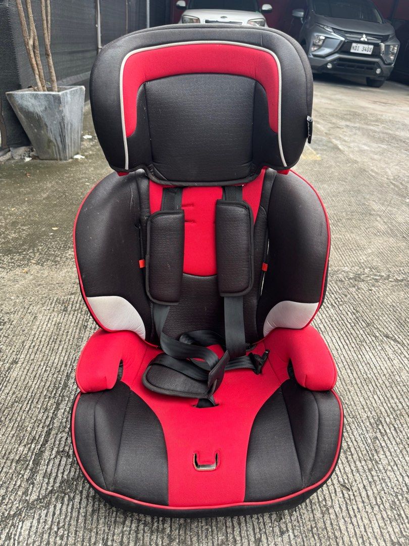 Car Seat (Category: Car Seats) located in Taguig. Submitted by adonisblanco (Listing ID 1339182542, Image 2). Description: Needs cleaning. still in very good condition..