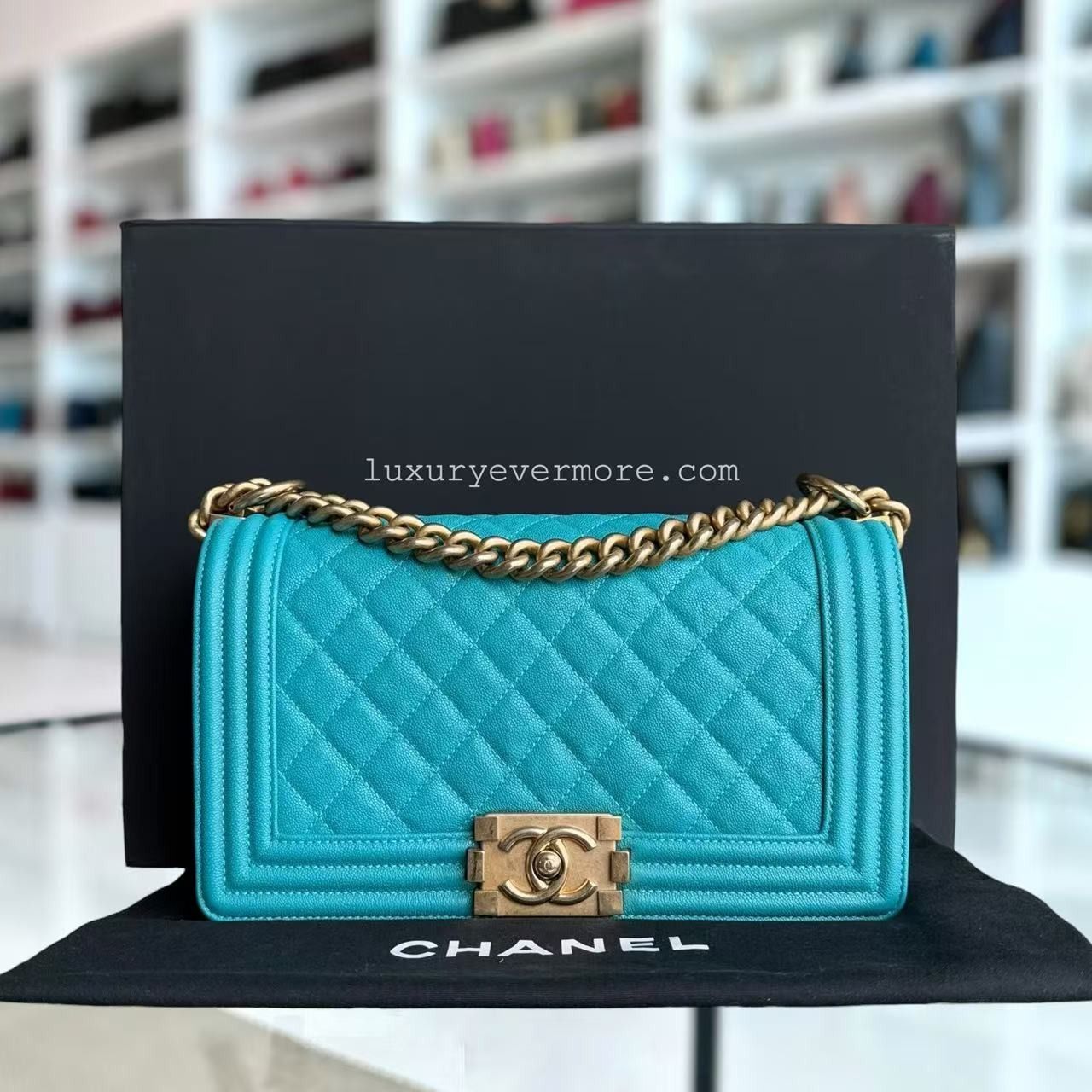 Chanel boy 28 top