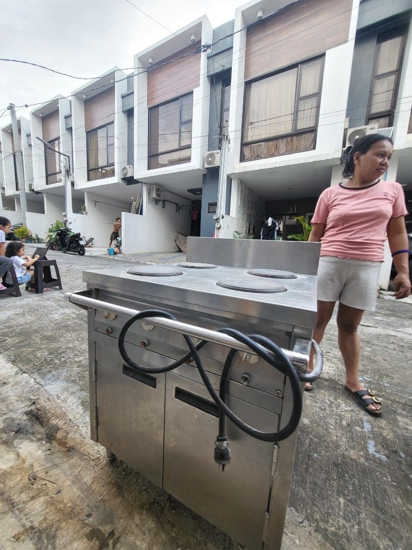 COMMERCIAL ELECTRIC STOVE (Category: Construction Tools & Equipment) located in Las Pinas. Submitted by peloveditems (Listing ID 1339175781, Image 3). Description: antipolo area.