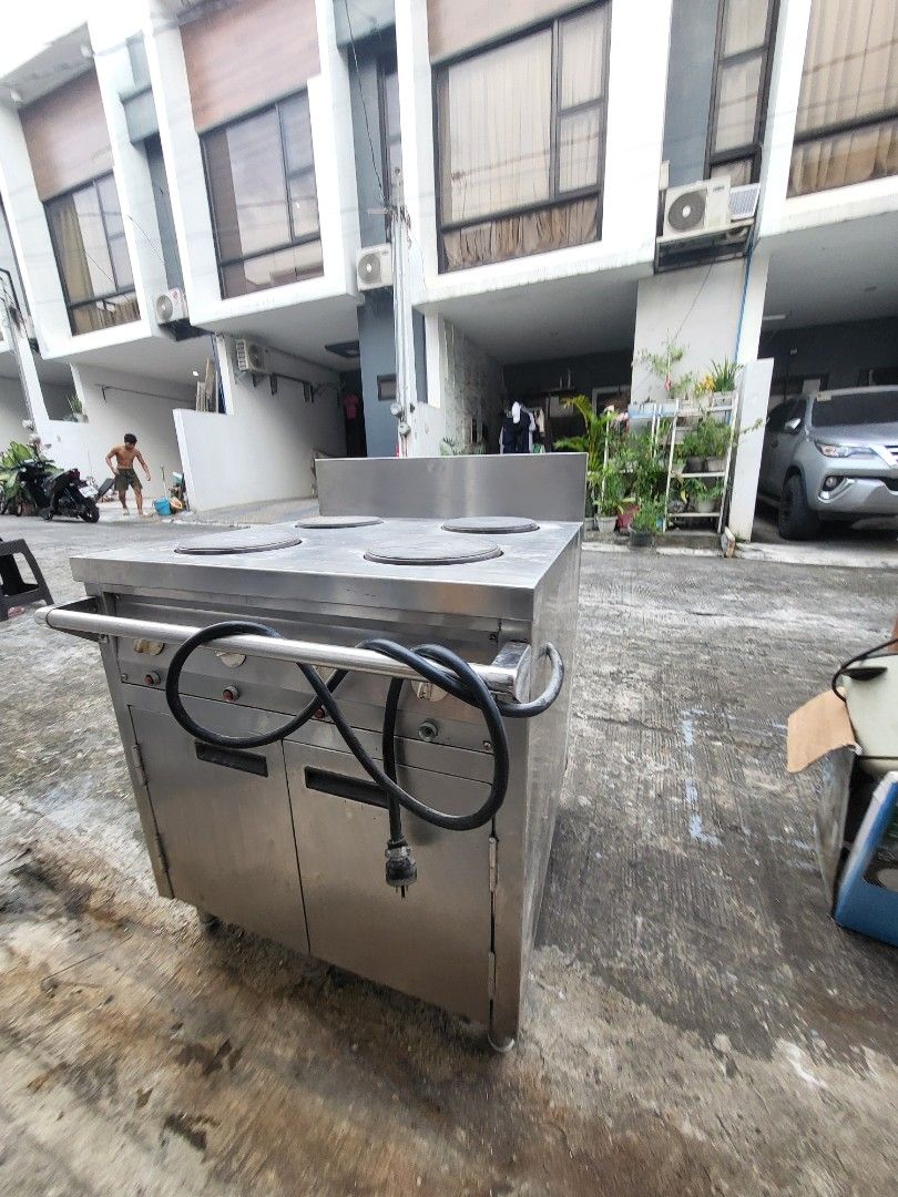 COMMERCIAL ELECTRIC STOVE (Category: Construction Tools & Equipment) located in Las Pinas. Submitted by peloveditems (Listing ID 1339175781, Image 2). Description: antipolo area.