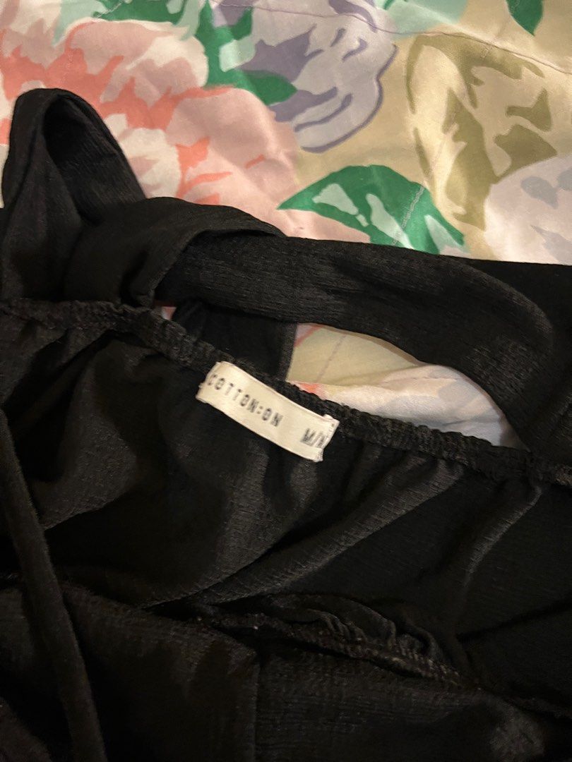 Cotton On Sleeveless Tie Top Black (Category: Sleeveless) located in Quezon City. Submitted by berrrry09 (Listing ID 1339320041, Image 3). Description: RFS: decluttering.