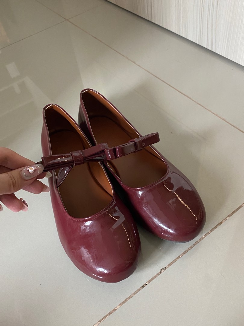 Women's Burgundy Flat Shoes With Dual Buckle Strap ... - Shein