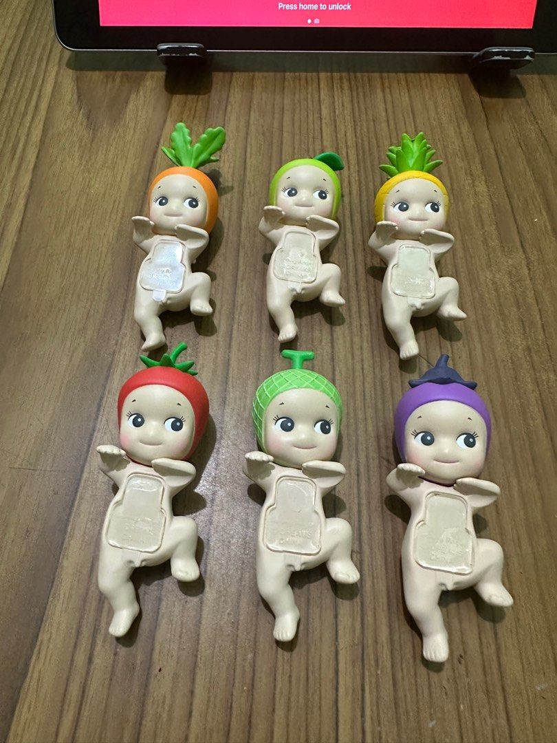Dreaming Hipper - Elephant (Category: Designer & Blind Box Toys) located in Manila. Submitted by losangel (Listing ID 1339354350, Image 2). Description: Dreaming Lion ratio to 1 Harvest Hipper (549) 📍 Cubao 📦 can j&t.