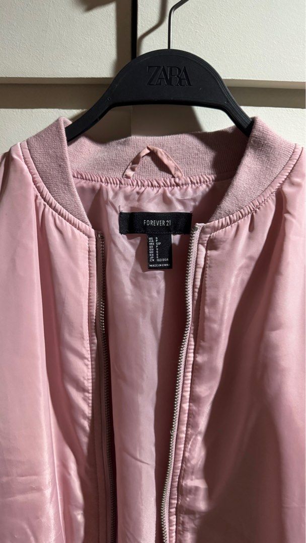 F21 Bomber Jacket (Category: Coats, Jackets and Outerwear) located in Quezon City. Submitted by ftja_ (Listing ID 1339283094, Image 2). Description: .