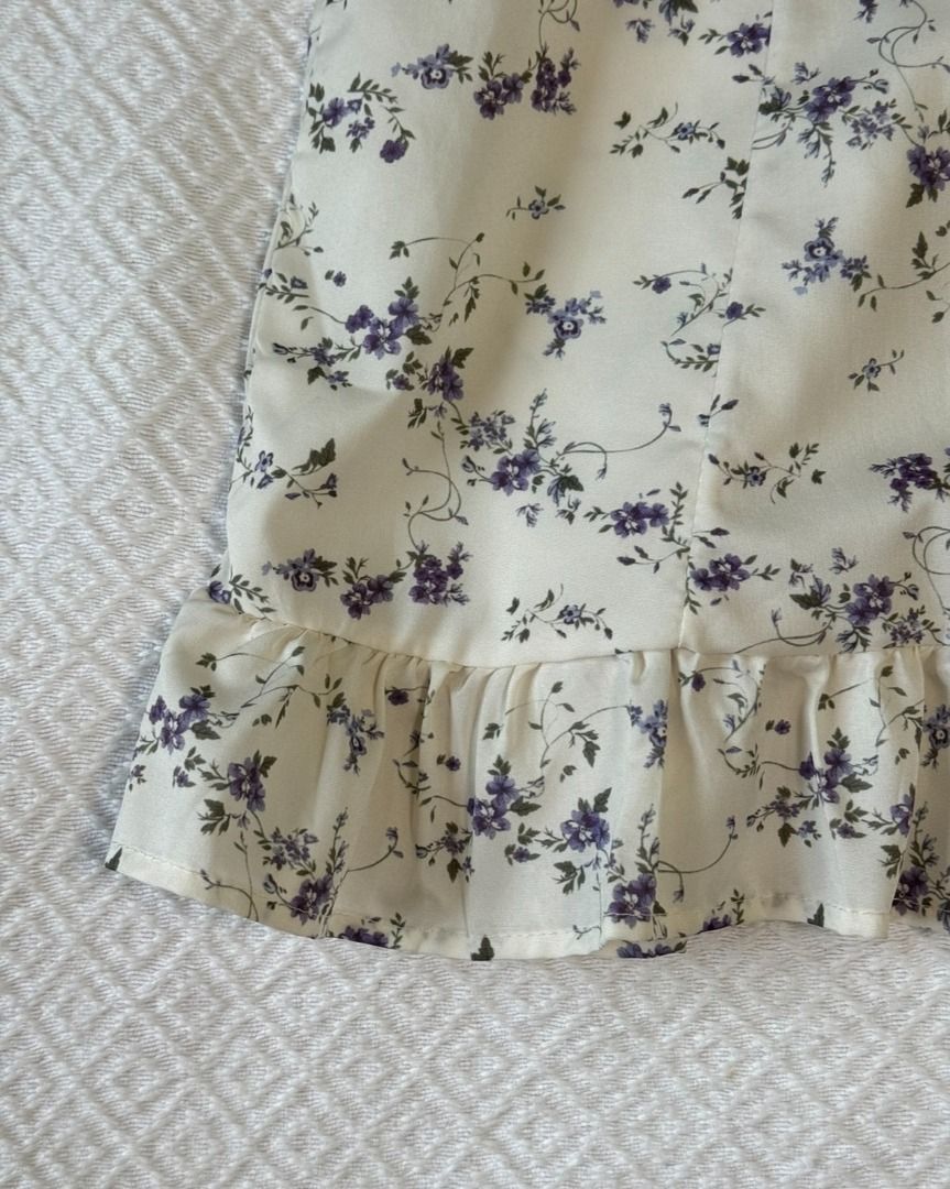 Floral White Dress (Category: Dresses) located in Cainta. Submitted by pt______ (Listing ID 1339194107, Image 3). Description: european summer vibe :D length is above knee i can send a WW pic, just message me! price slightly negotiable.