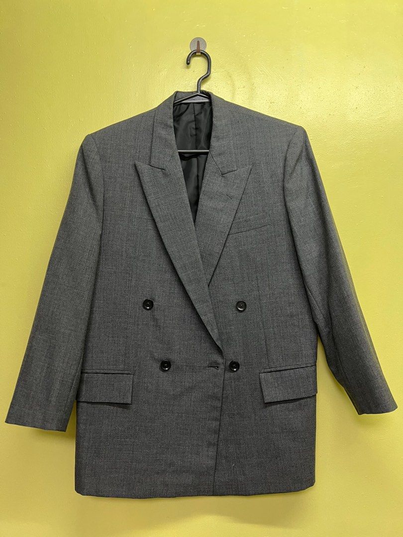Gray Tailored Double Breasted Suit Medium (Category: Coats, Jackets and Outerwear) located in Manila. Submitted by aaaaa584 (Listing ID 1339184957, Image 1). Description: Size Medium.