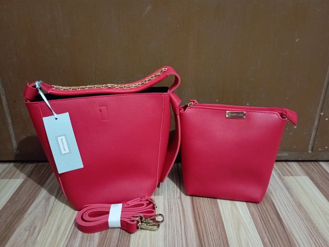 HappyLane Bucket Bag (Category: Cross-body Bags) located in Apalit. Submitted by michdbi_ch (Listing ID 1339297328, Image 1). Description: .