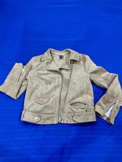 (Category: ) located in . Submitted by preloved_afi (Listing ID 1339236400, Image 1). Description: .
