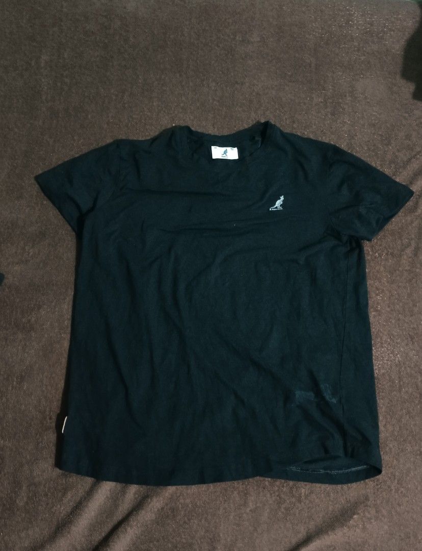 KANGOL TSHIRT (Category: Tshirts & Polo Shirts ) located in Manila. Submitted by lootherspick199328 (Listing ID 1339363716, Image 1). Description: MEDIUM TO LARGE NO ISSUE.