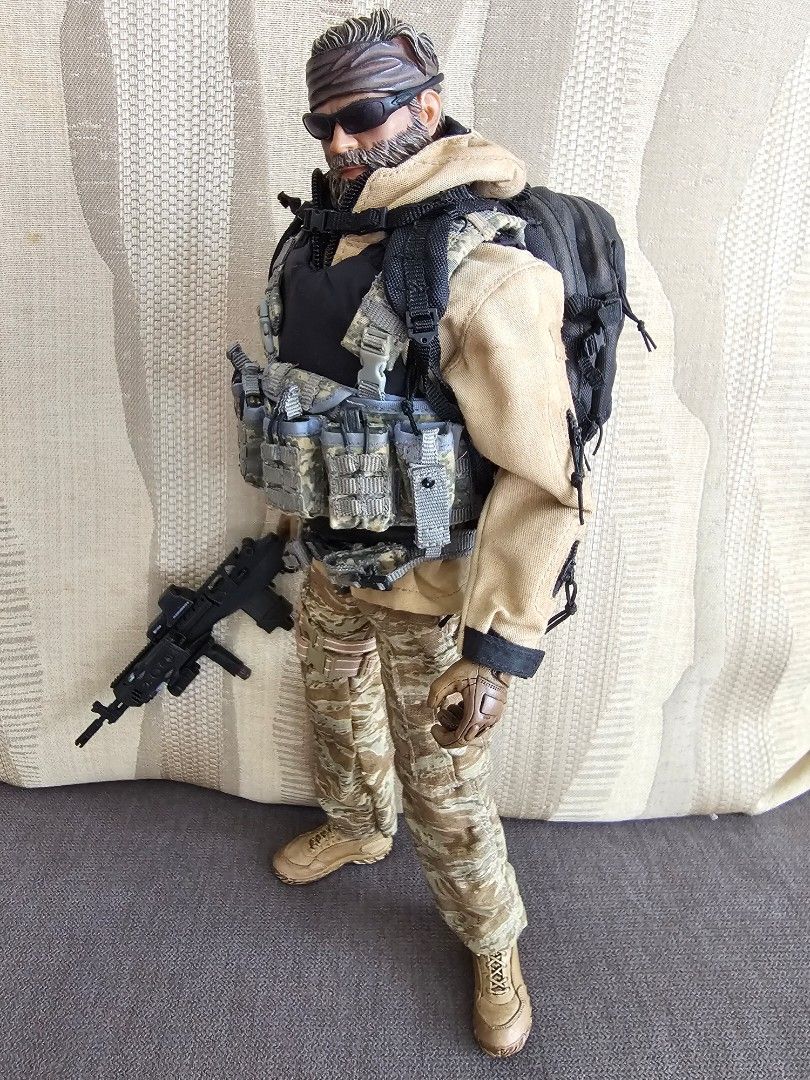 Kitbashed Spec Ops Operator (Category: Toy Figures) located in Singapore. Submitted by toysformer (Listing ID 1339234203, Image 2). Description: Kitbashed with Hot Toys figure n accessories. What you see is what you get. Some parts may be a bit loose or worn but still in good condition. Not for very fussy buyer..