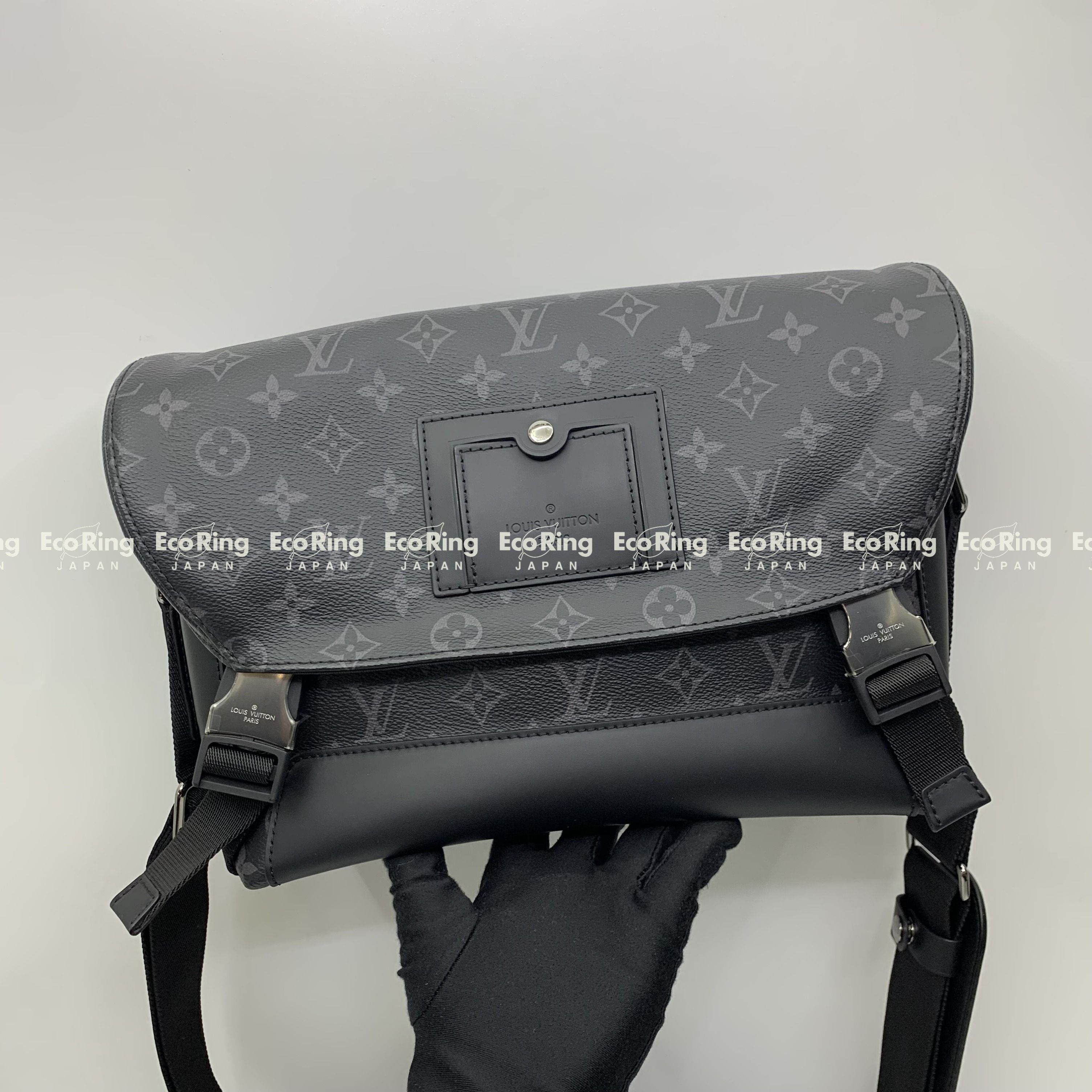 LOUIS VUITTON M40511 DAMIER GRAPHITE PM VOYAGER RFID MESSENGER BAG 247062526 WE Luxury Bags Wallets on Carousell